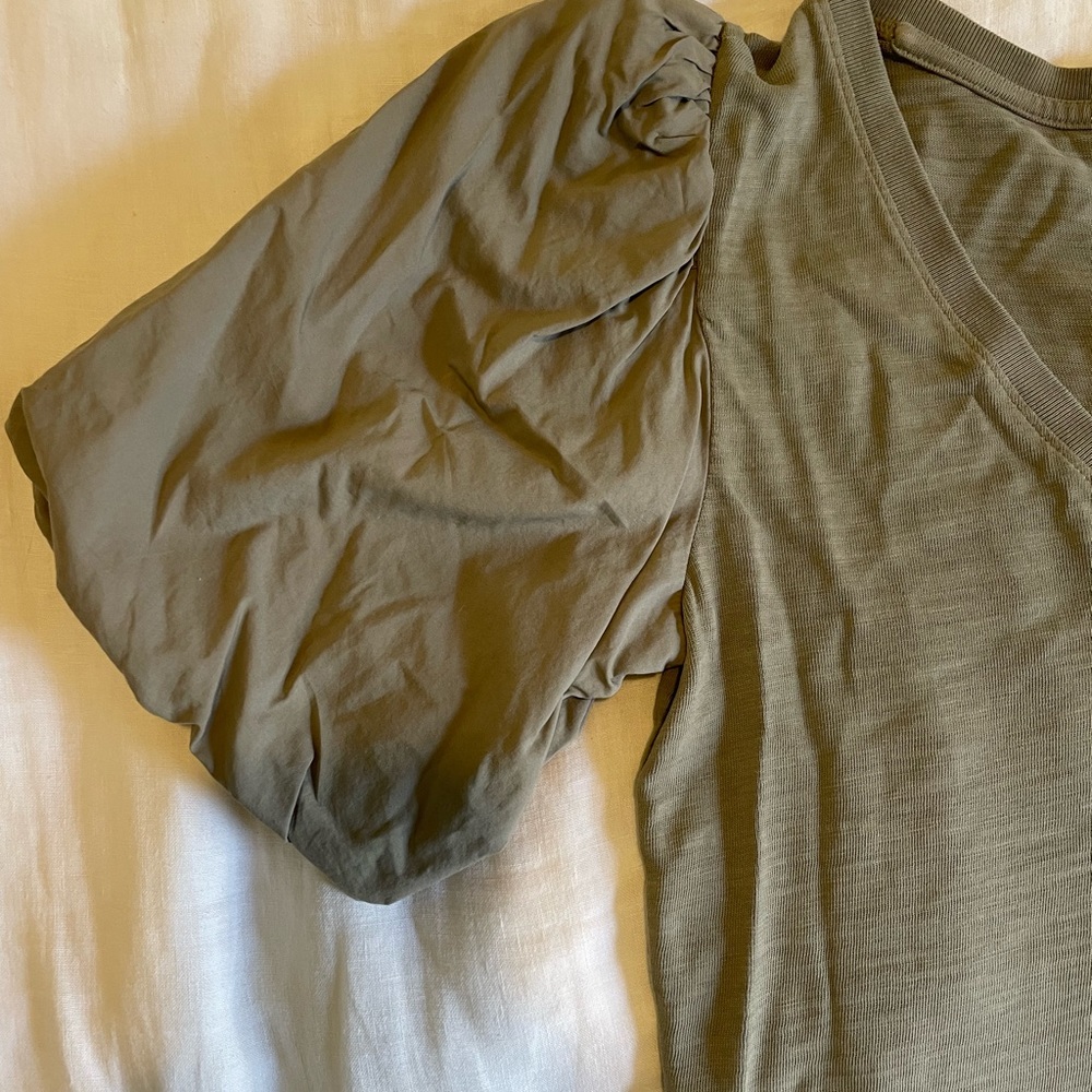 Nation beautiful puff sleeve top